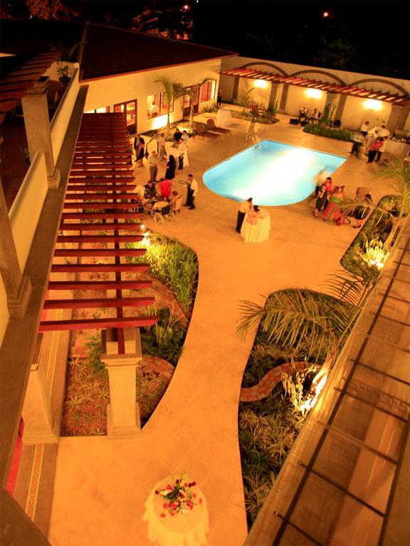 Los Portales 5*